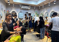 Lakmé Academy Powered By Aptech – Lajpat Nagar:- Best Makeup Academy In Lajpat Nagar