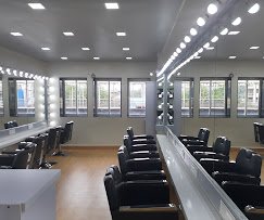 Lakme Academy Bandra, Powered by Aptech:- Cosmetology Course in Bandra