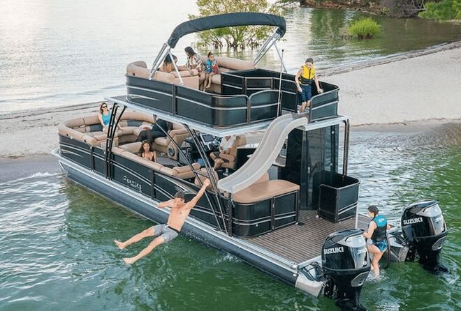 Boat Rentals That Make Group Travel Easy and Enjoyable