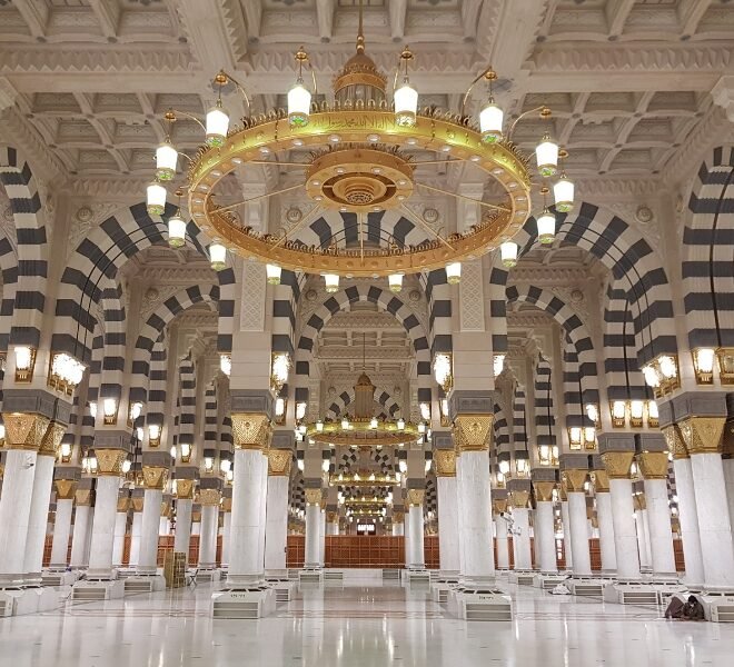What makes August Umrah Packages worth it?