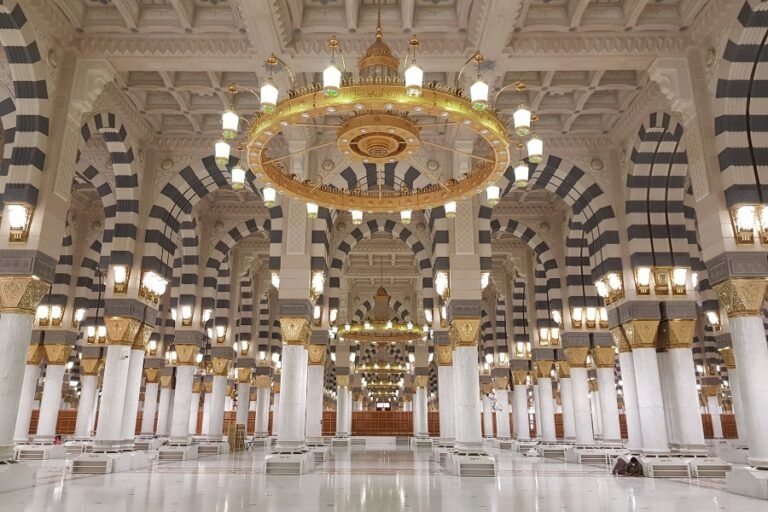 What makes August Umrah Packages worth it?