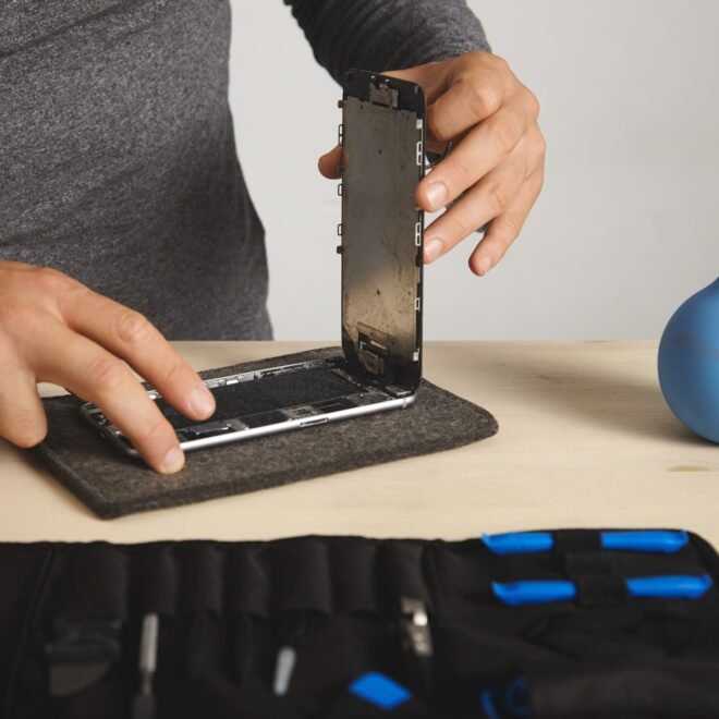 The Smart Device Owner’s Guide to iPhone Battery Replacement and Gadget Protection