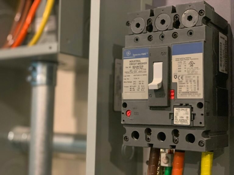 How Cam Lock Systems Speed Up Generator Installation