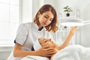 Best Dermatologist In Noida & Skin Specialist In Noida to skin, by Dr. Roshni Saraf Dreamskin Aesthetic Clinic Doctor in Noida