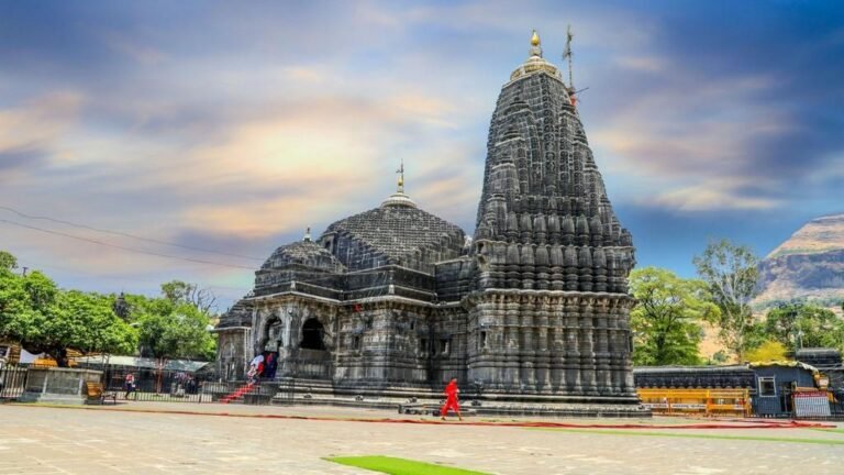Pune To Nashik Cab Services | Check Taxi Fare & Book Online