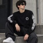 Die langärmligen T-Shirts von Chrome Hearts sind das perfekte Kleidungsstück für den Herbst.