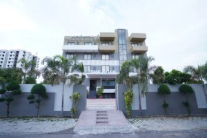 Find a Comfortable Stay at a Hotel in Golf City Lucknow